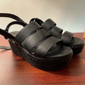 Black Platform Fitflop Sandals - US Size 7